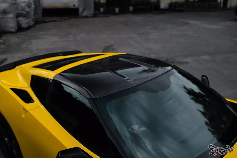 Chevrolet Corvette. Ремонт карбоновой крыши